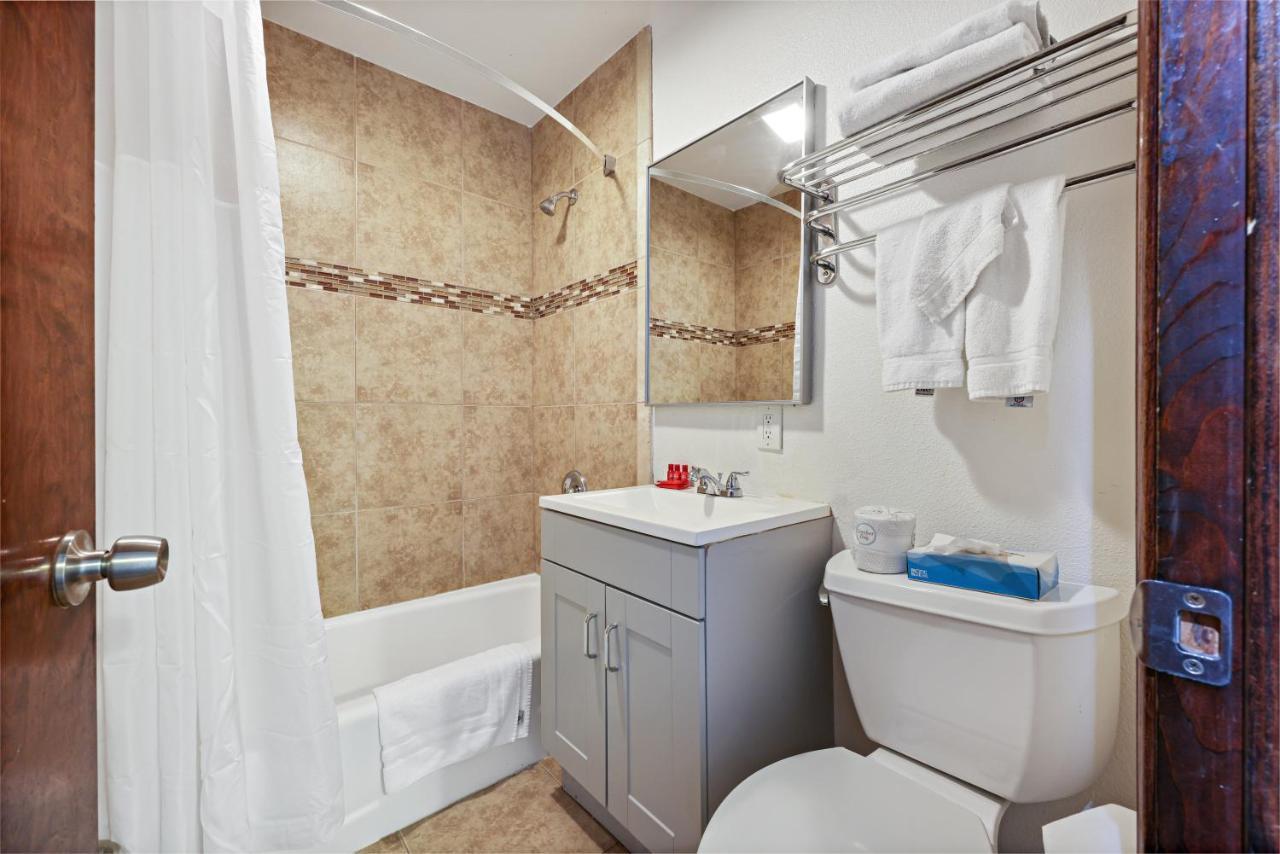 Standard Queen Room,1358787362:JPEG